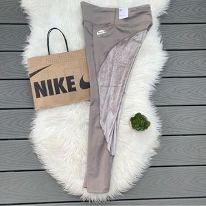 Nike Velvet Detail Leggings